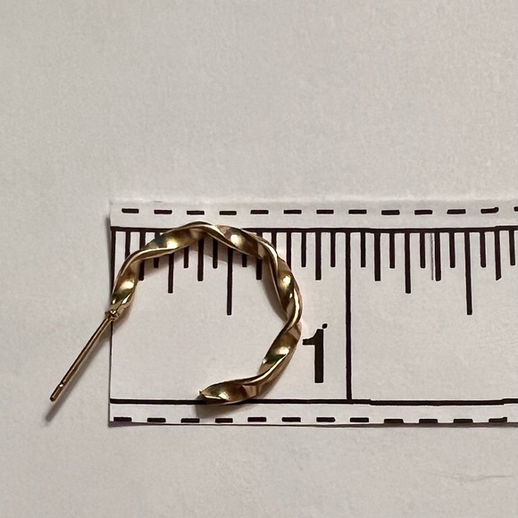 NWT Pairs of Gold Textured Small Popular Hoop Earrings - Picture 2 of 3